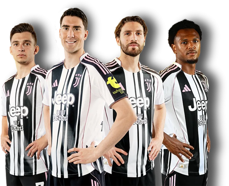 Quatre joueurs de la Juventus en maillot domicile noir et blanc